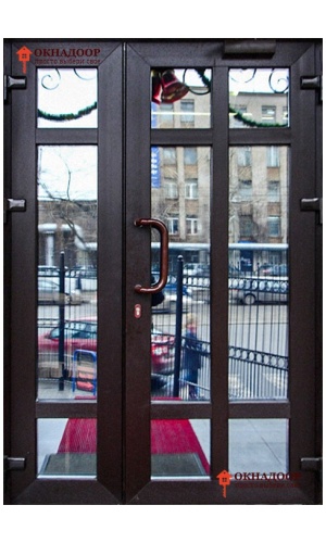 Входная ПВХ дверь "Дуо Про Венге", ламинированная, стильная и устойчивая.